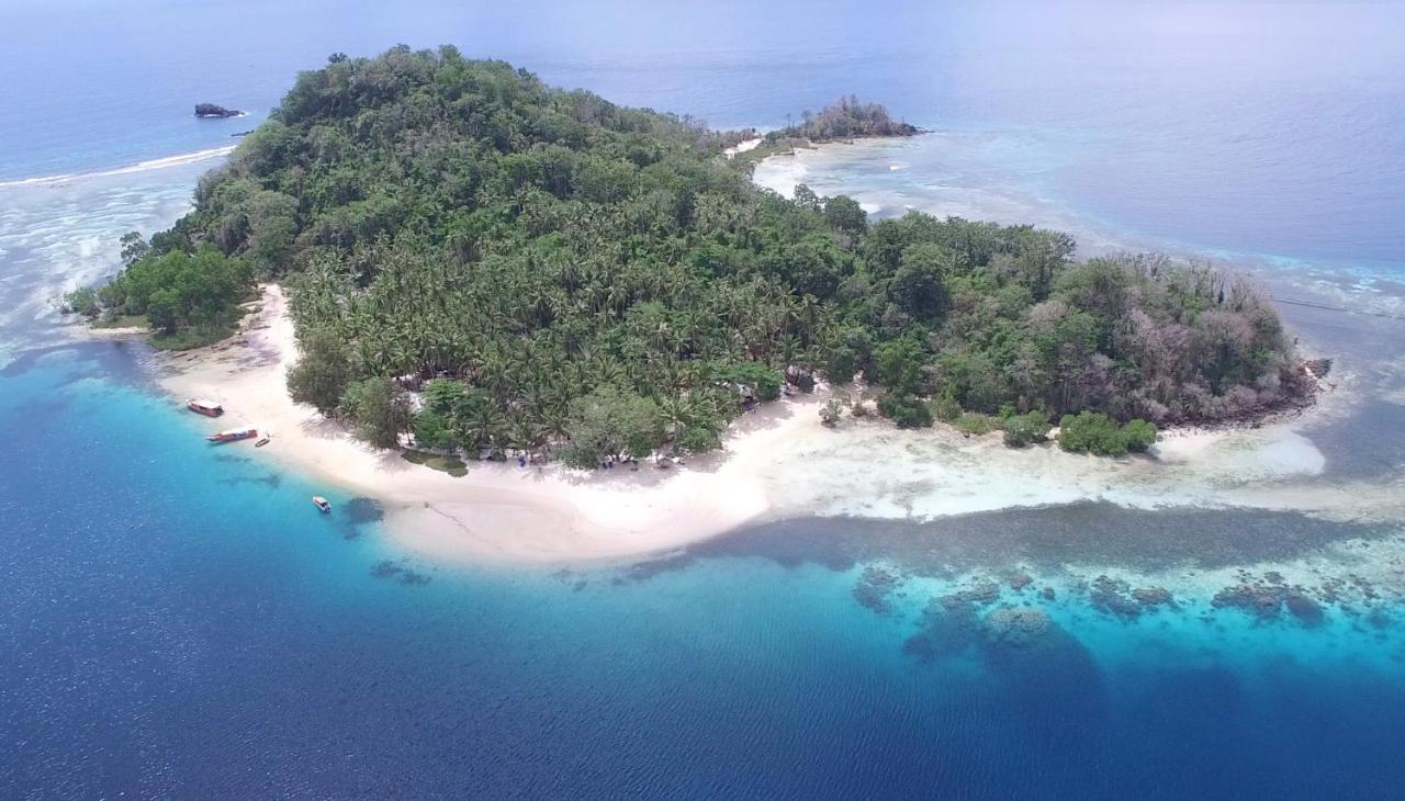 Blue Bay Divers Likupang Bangka Экстерьер фото