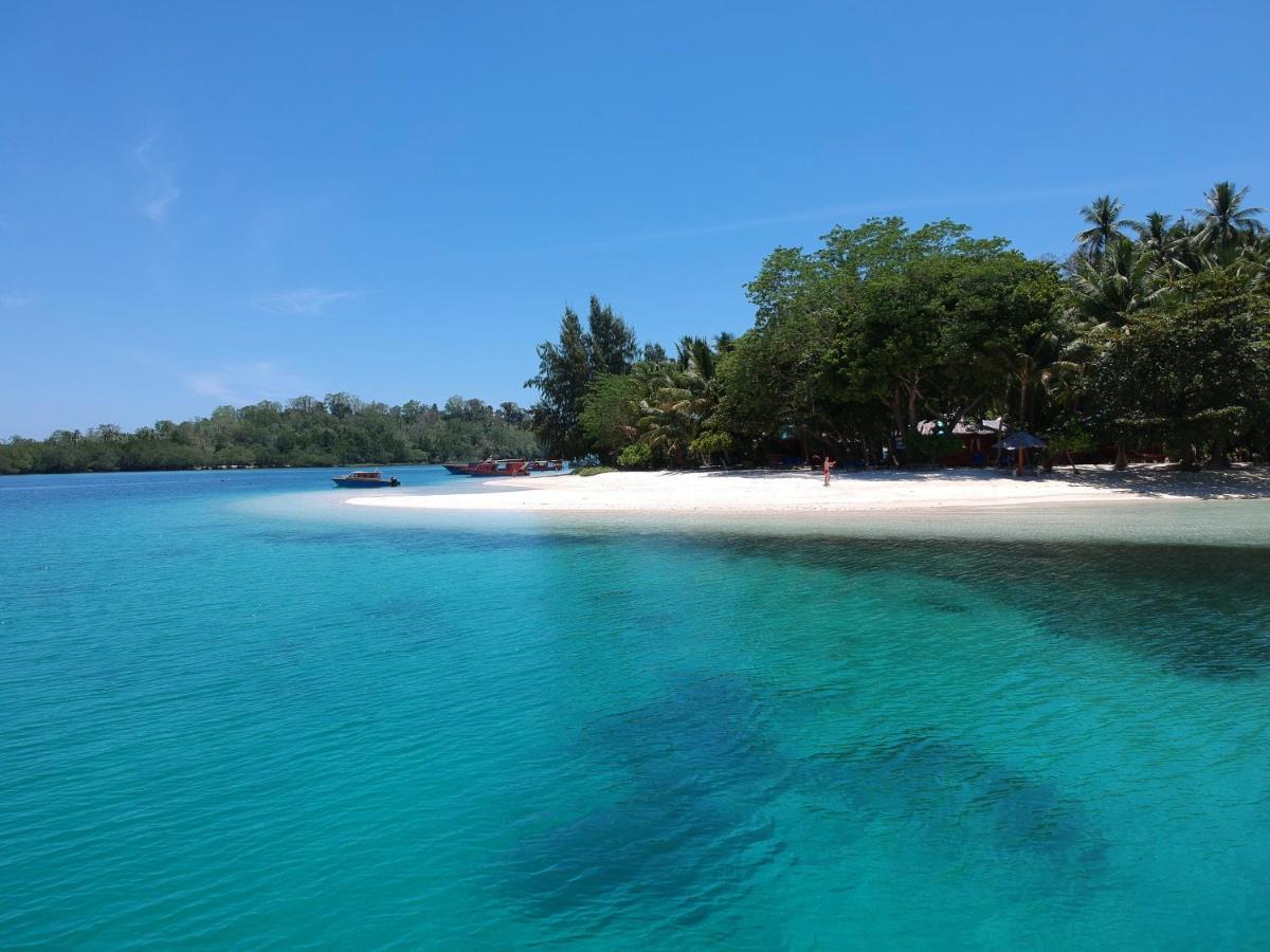 Blue Bay Divers Likupang Bangka Экстерьер фото